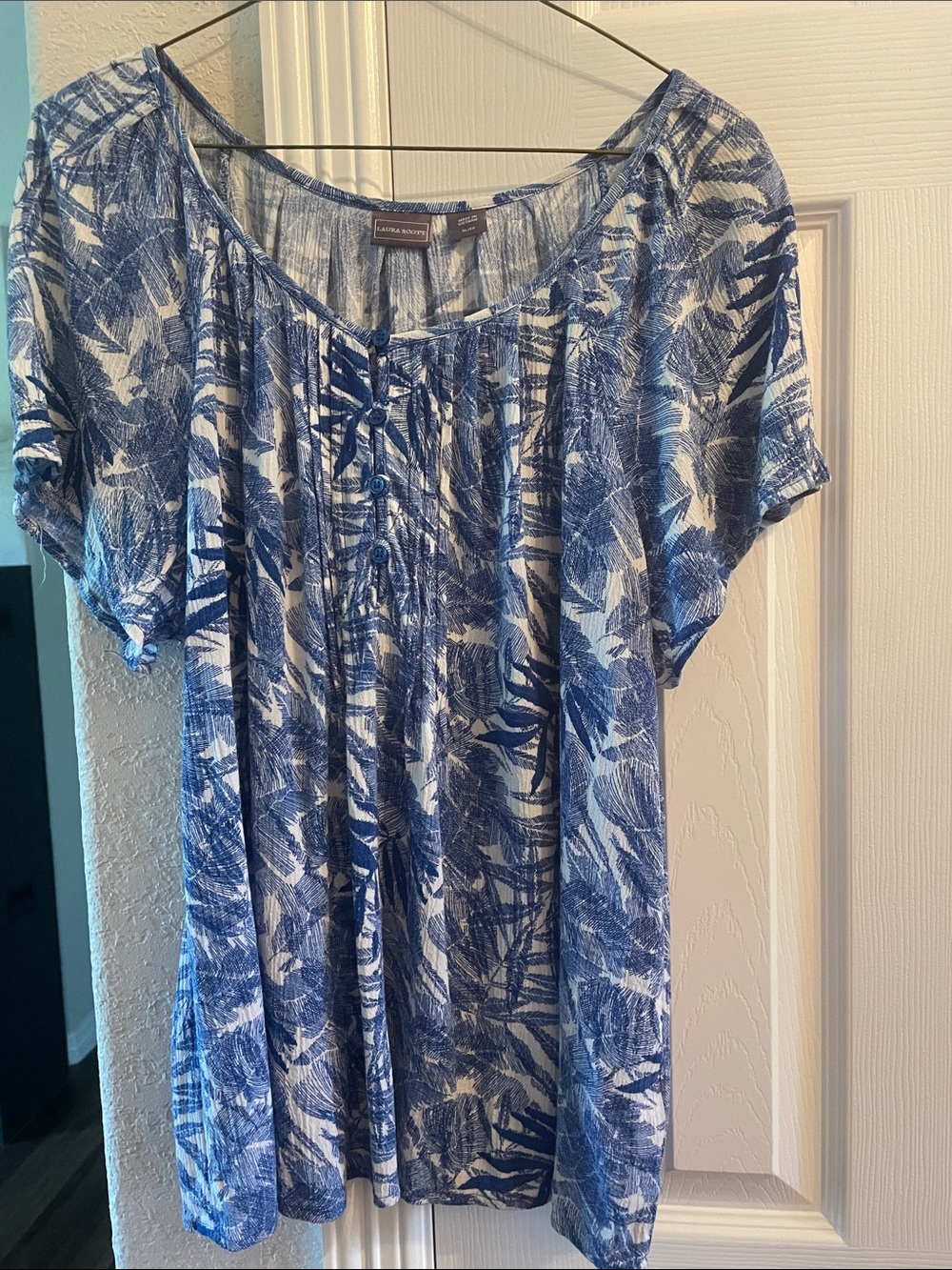 Laura Scott Blue and White Patterned XL
